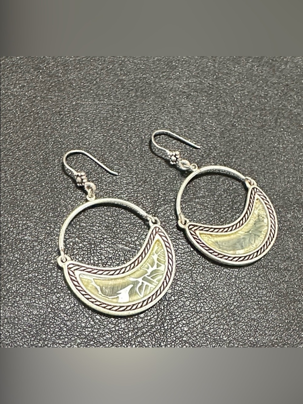 LC Lauren Conrad Dangle Etched Enamel Silver Tone Vintage Earrings